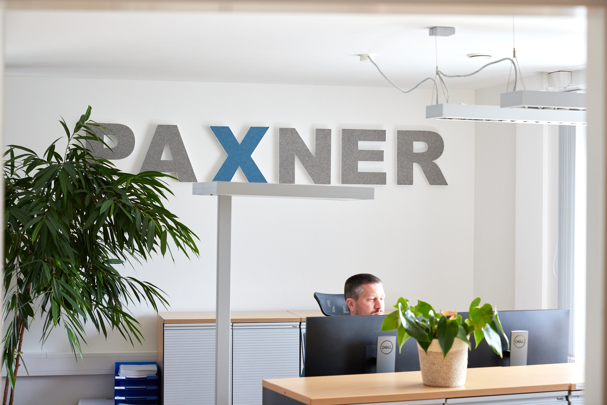 Paxner Buero Dominik Schreibtisch